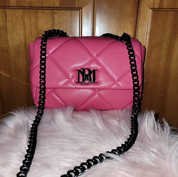 Badgley Mischka Handbags - Euc Badgley Mischka pink quilted crossbody handbag
